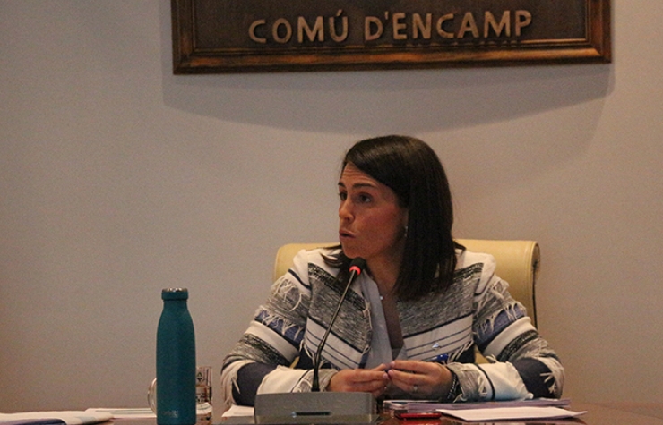 Laura Mas, durant la sessió de consell de comú d'Encamp d'aquest dijous.